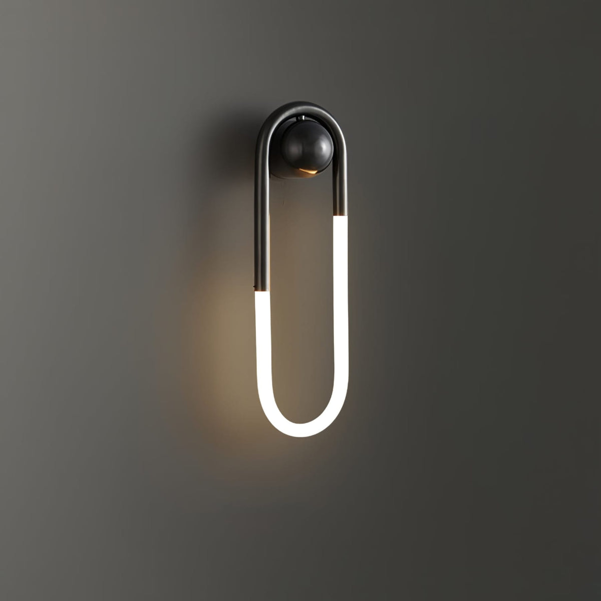 Minimalist Metal Wall Sconce for Living Room and Bedroom
