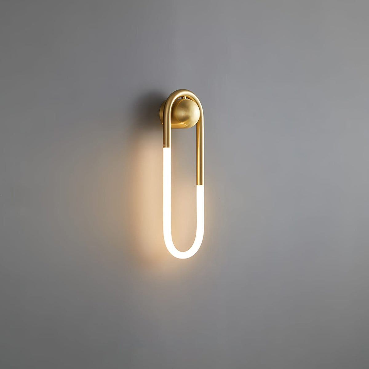 Minimalist Metal Wall Sconce for Living Room and Bedroom