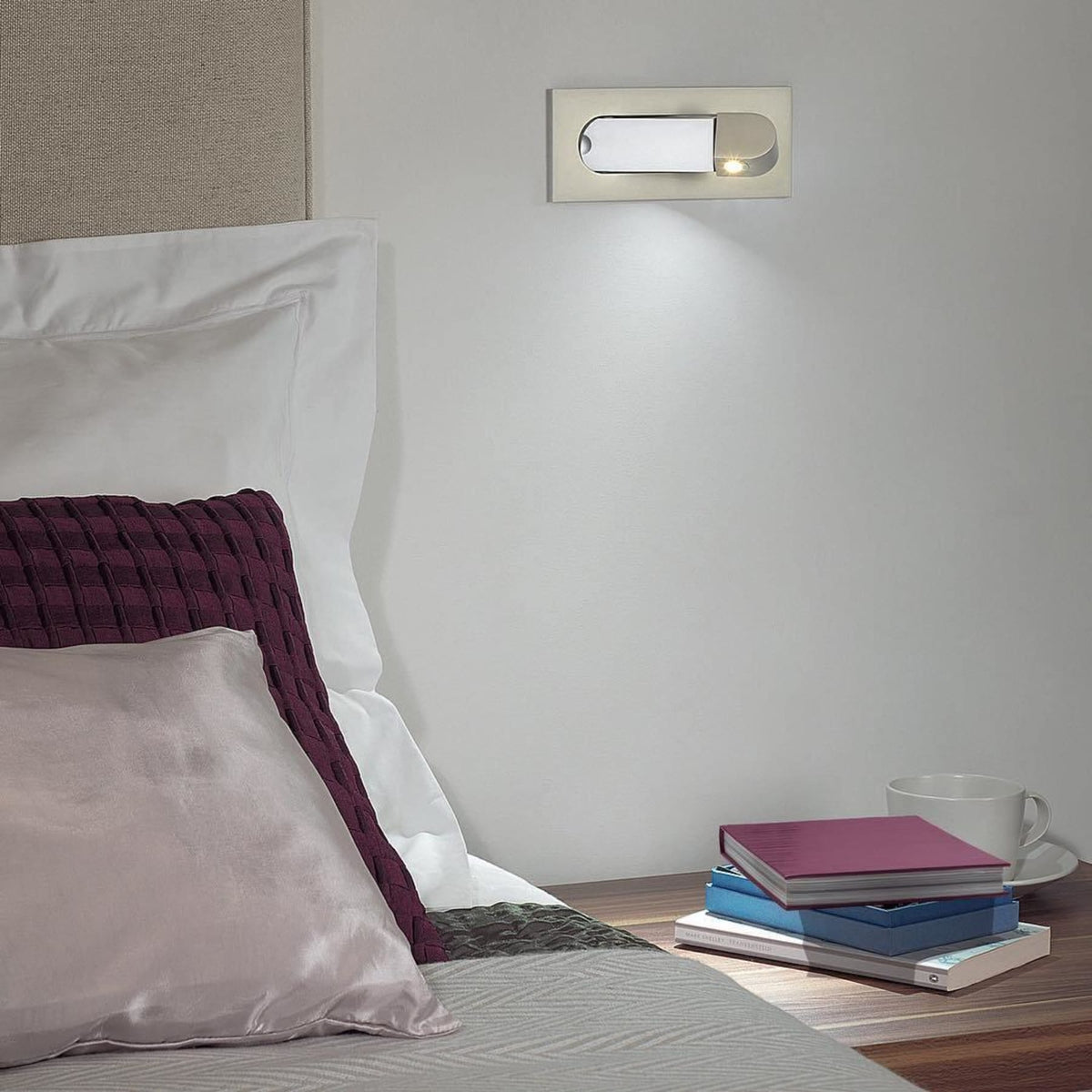 Modern Aluminum Wall Sconce for Bedroom and Living Room
