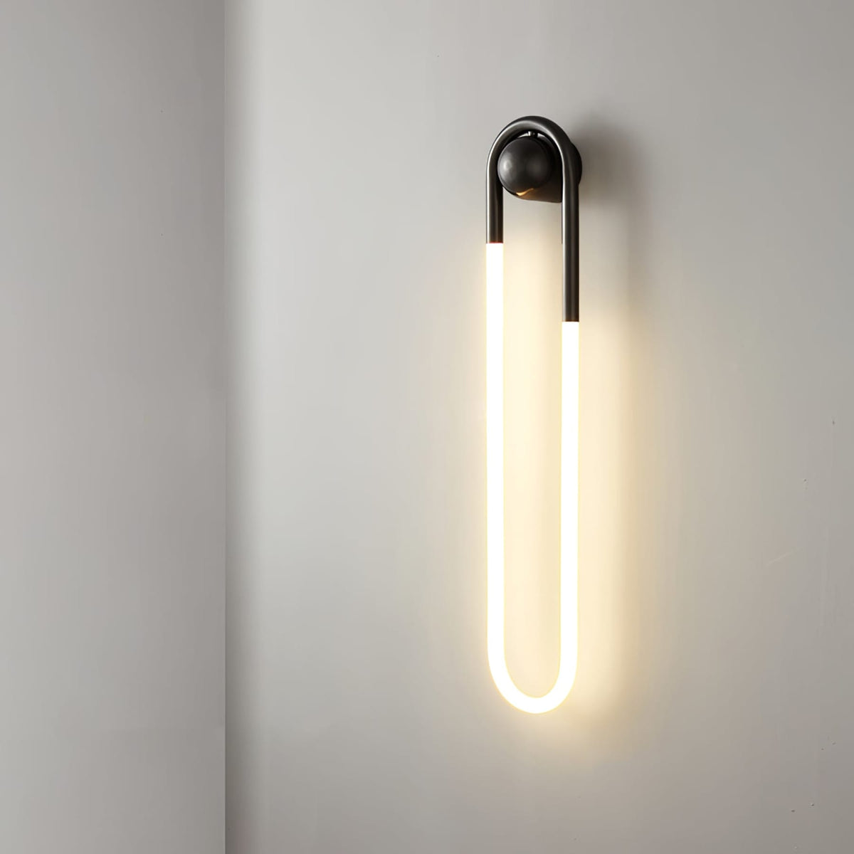 Minimalist Metal Wall Sconce for Living Room and Bedroom