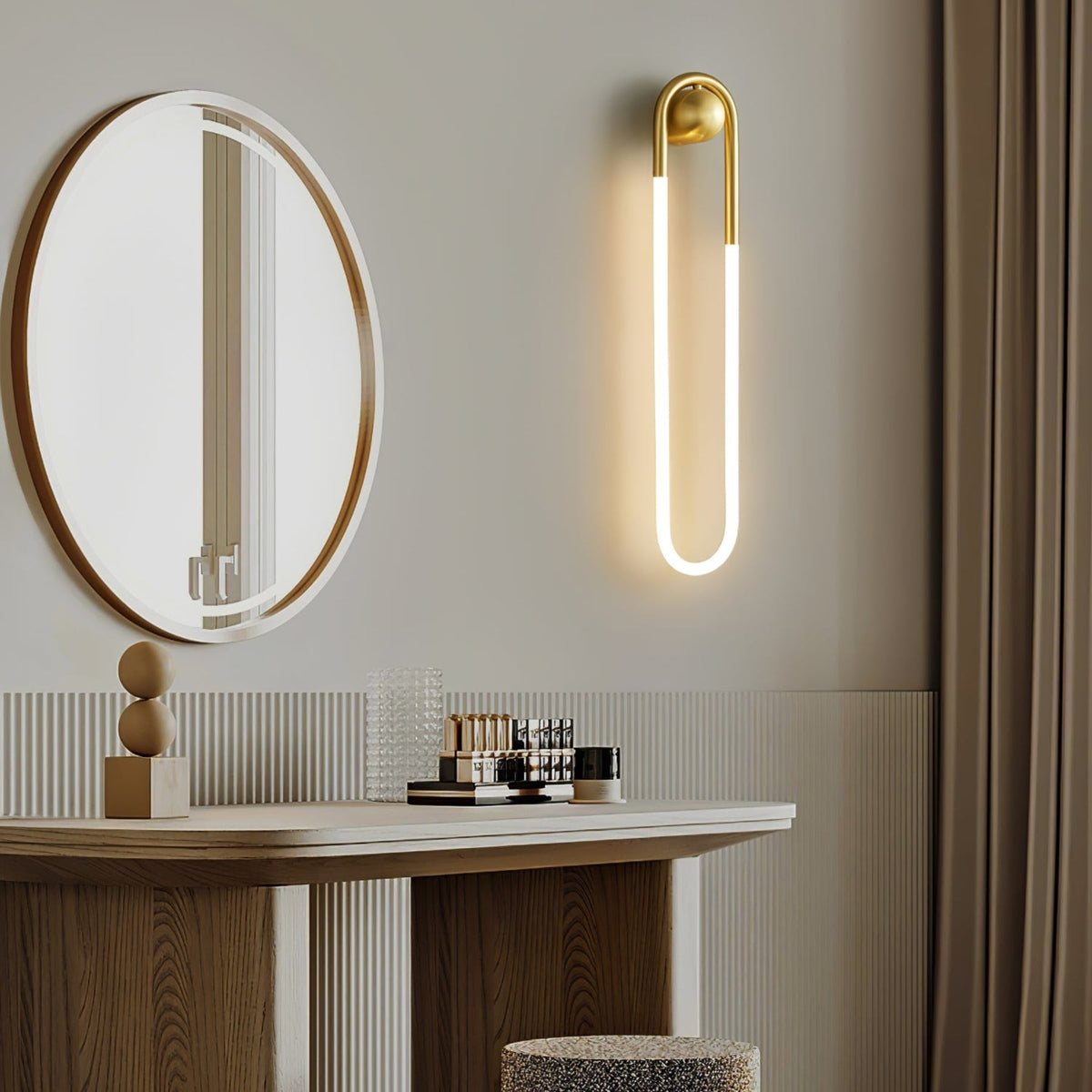 Minimalist Metal Wall Sconce for Living Room and Bedroom