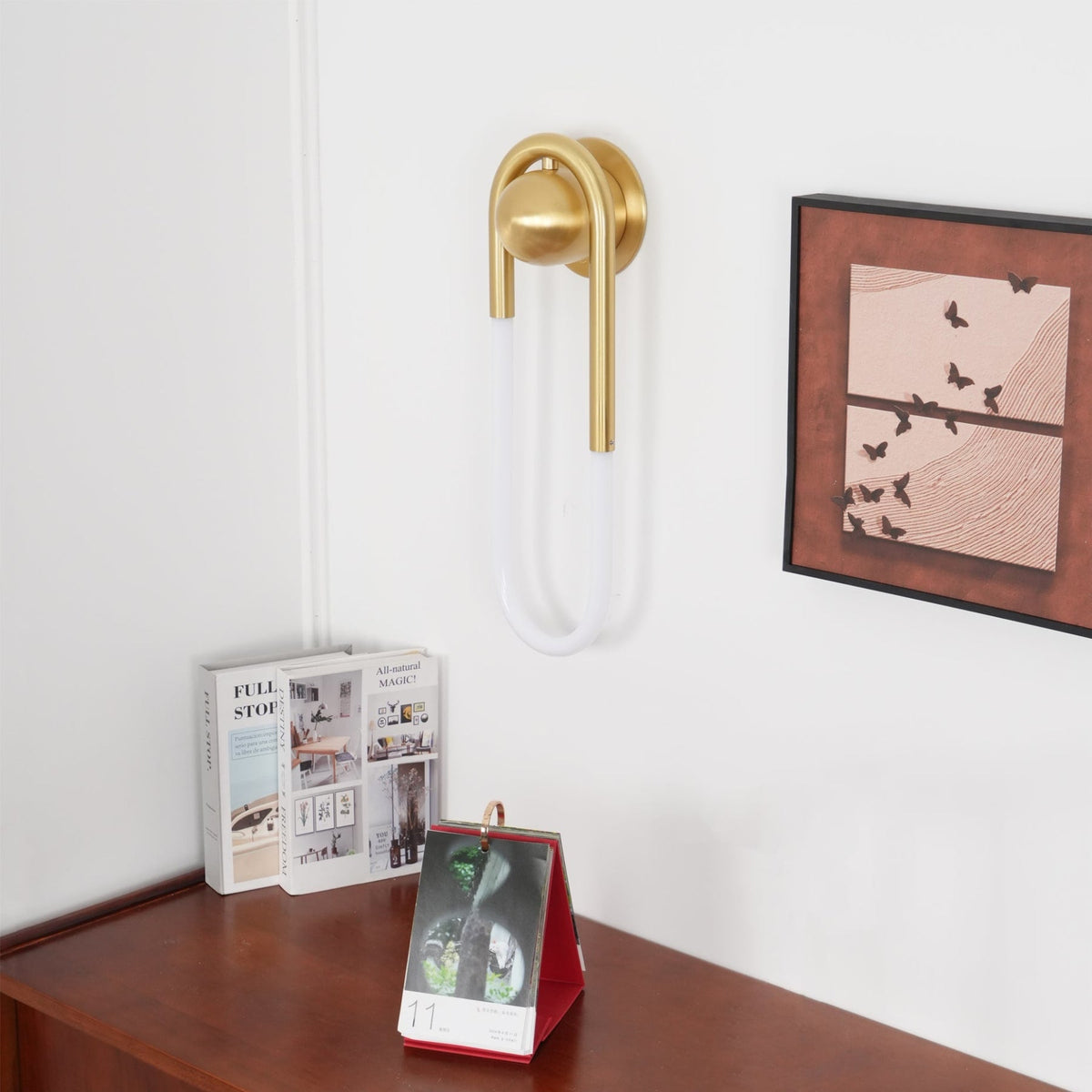 Minimalist Metal Wall Sconce for Living Room and Bedroom