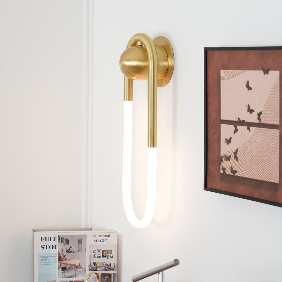 Minimalist Metal Wall Sconce for Living Room and Bedroom