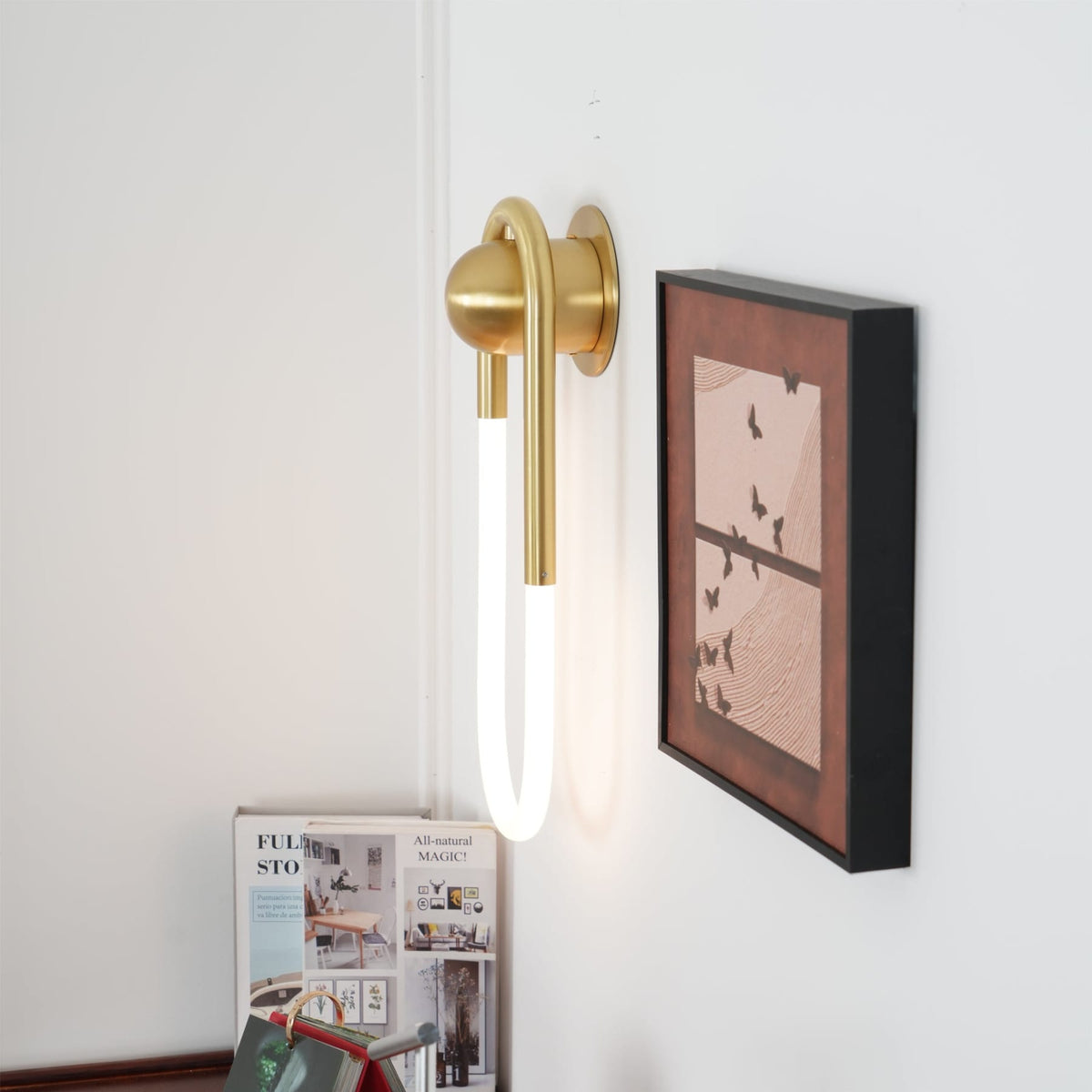 Minimalist Metal Wall Sconce for Living Room and Bedroom