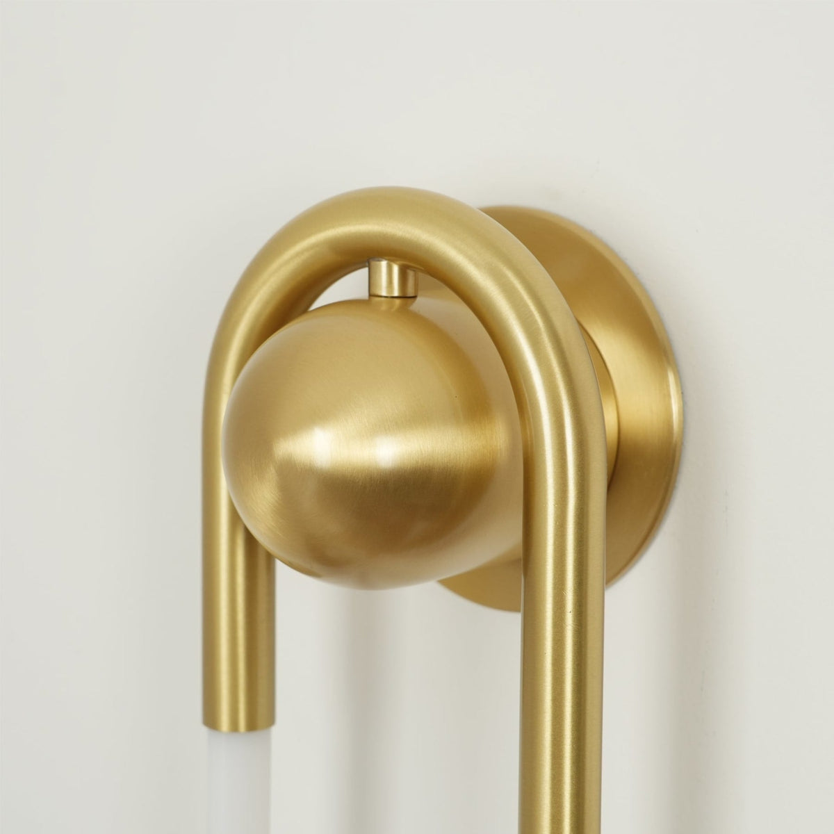 Minimalist Metal Wall Sconce for Living Room and Bedroom