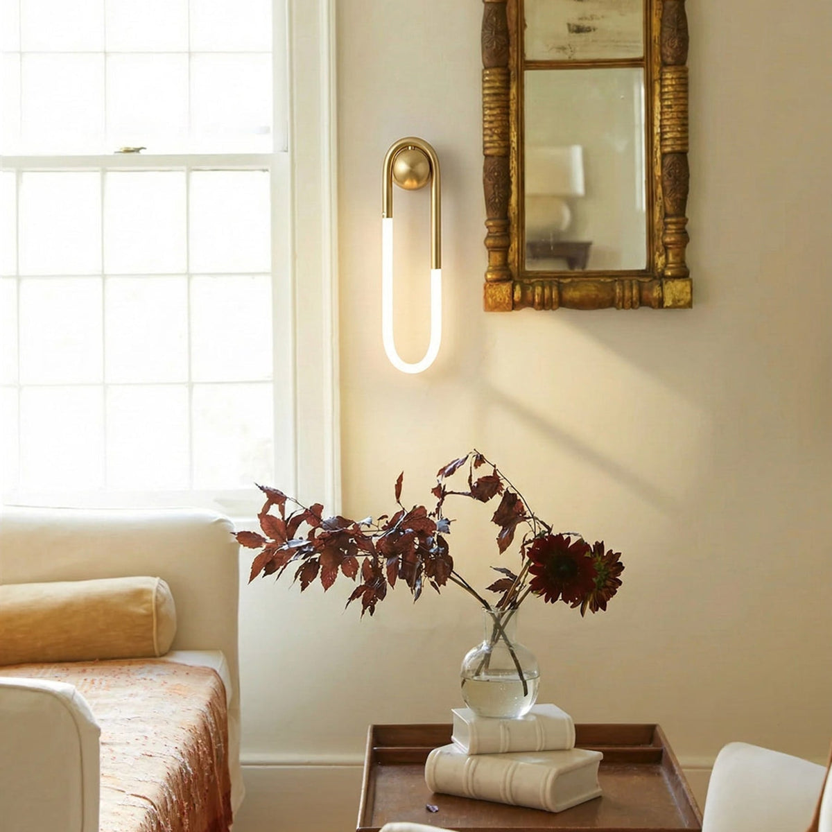 Minimalist Metal Wall Sconce for Living Room and Bedroom