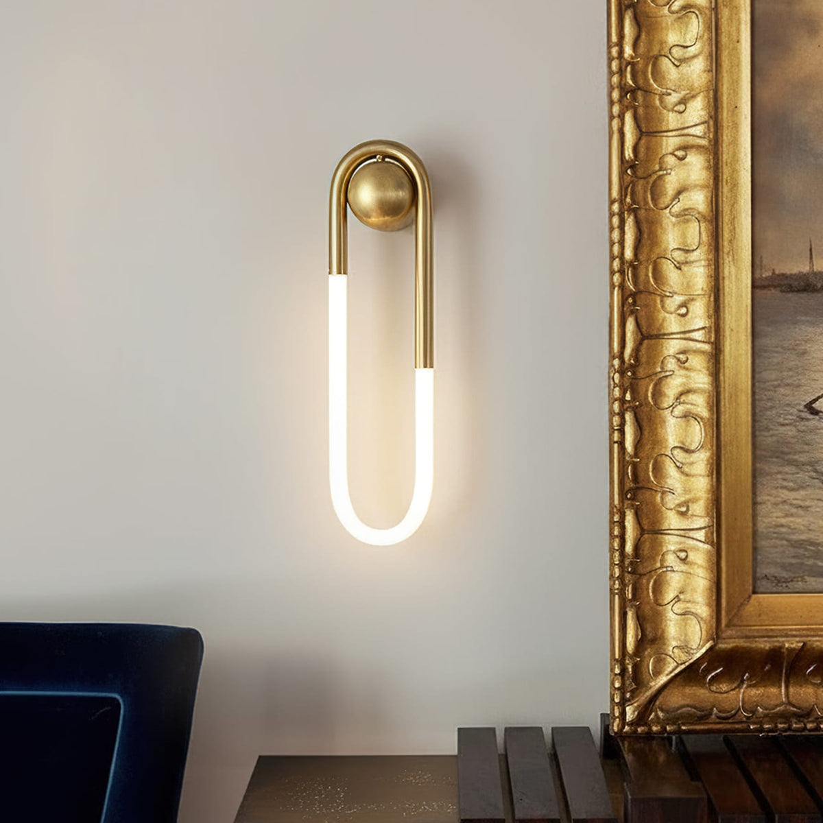 Minimalist Metal Wall Sconce for Living Room and Bedroom