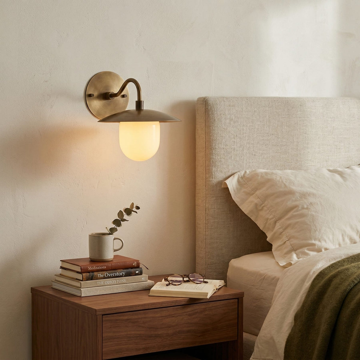 Modern Brass Wall Sconce for Living Room and Bedroom