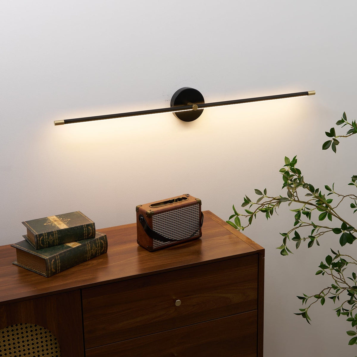 Minimalist Metal Linear Wall Sconce With Warm LED Glow